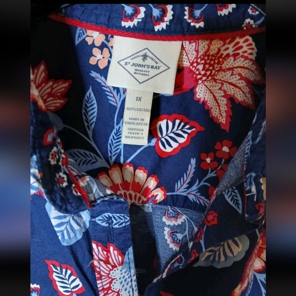 St. John Bay Floral Sleeveless Blouse - Blue and Pink Size 1X - Picture 3 of 6